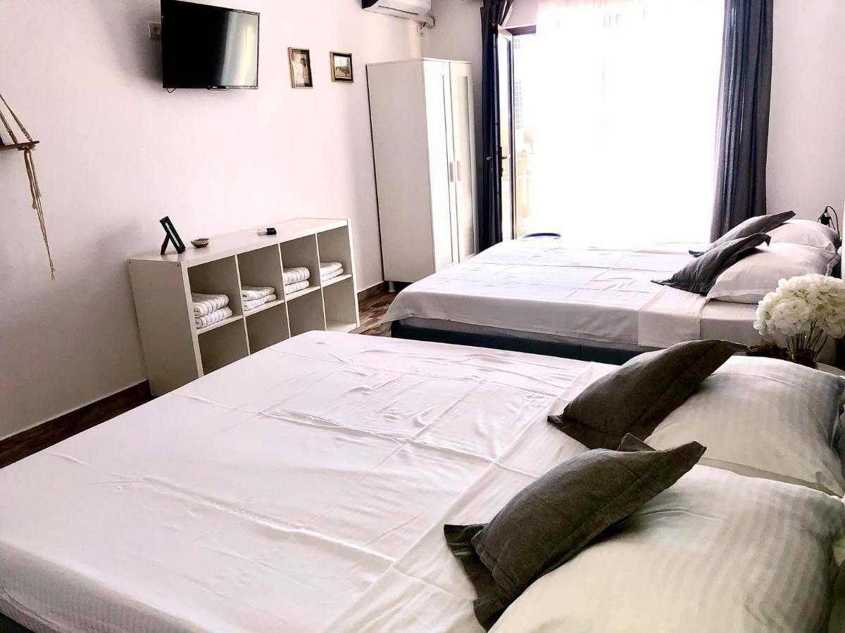Hotel Mustaciosul Dunarii à Ieşelniţa Extérieur photo