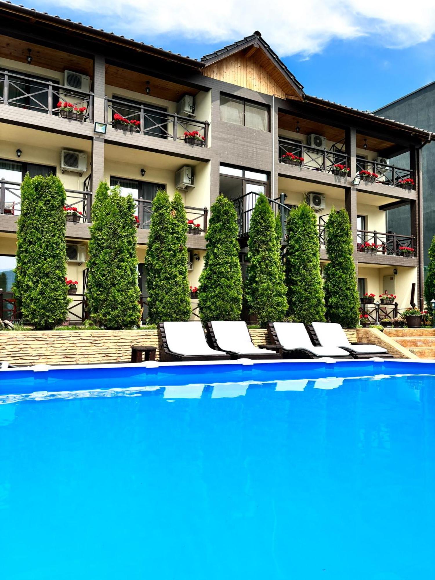 Hotel Mustaciosul Dunarii à Ieşelniţa Extérieur photo