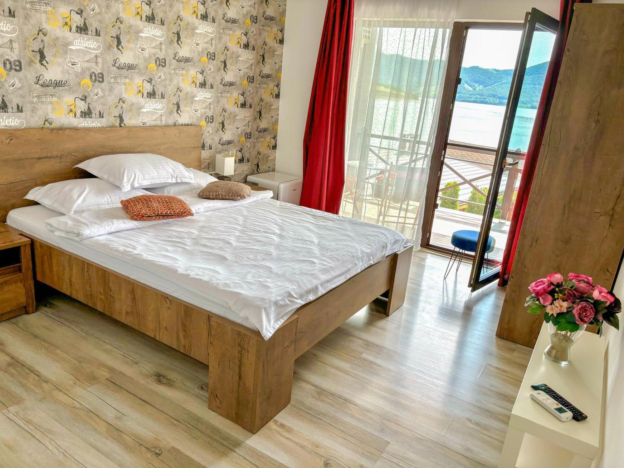 Hotel Mustaciosul Dunarii à Ieşelniţa Extérieur photo