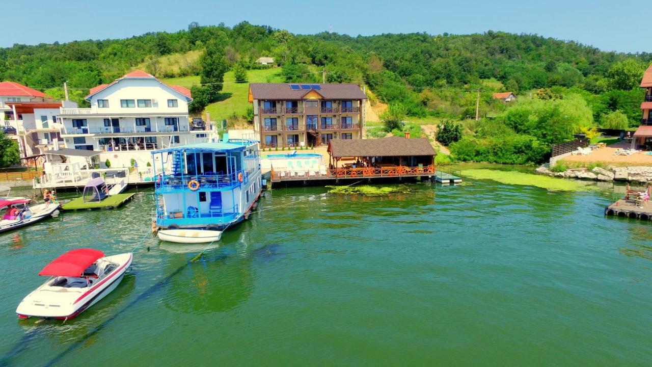 Hotel Mustaciosul Dunarii à Ieşelniţa Extérieur photo
