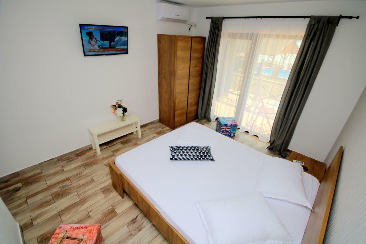 Hotel Mustaciosul Dunarii à Ieşelniţa Extérieur photo