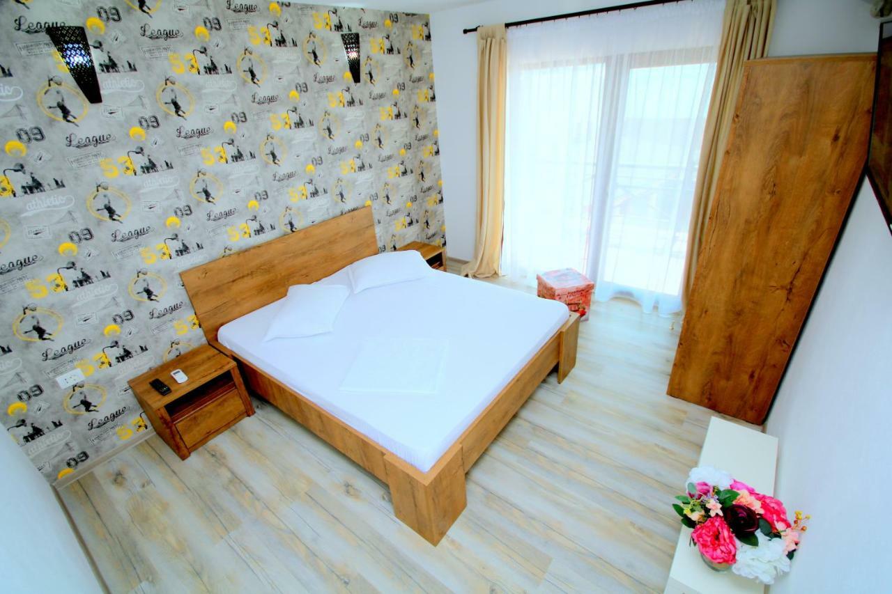 Hotel Mustaciosul Dunarii à Ieşelniţa Extérieur photo