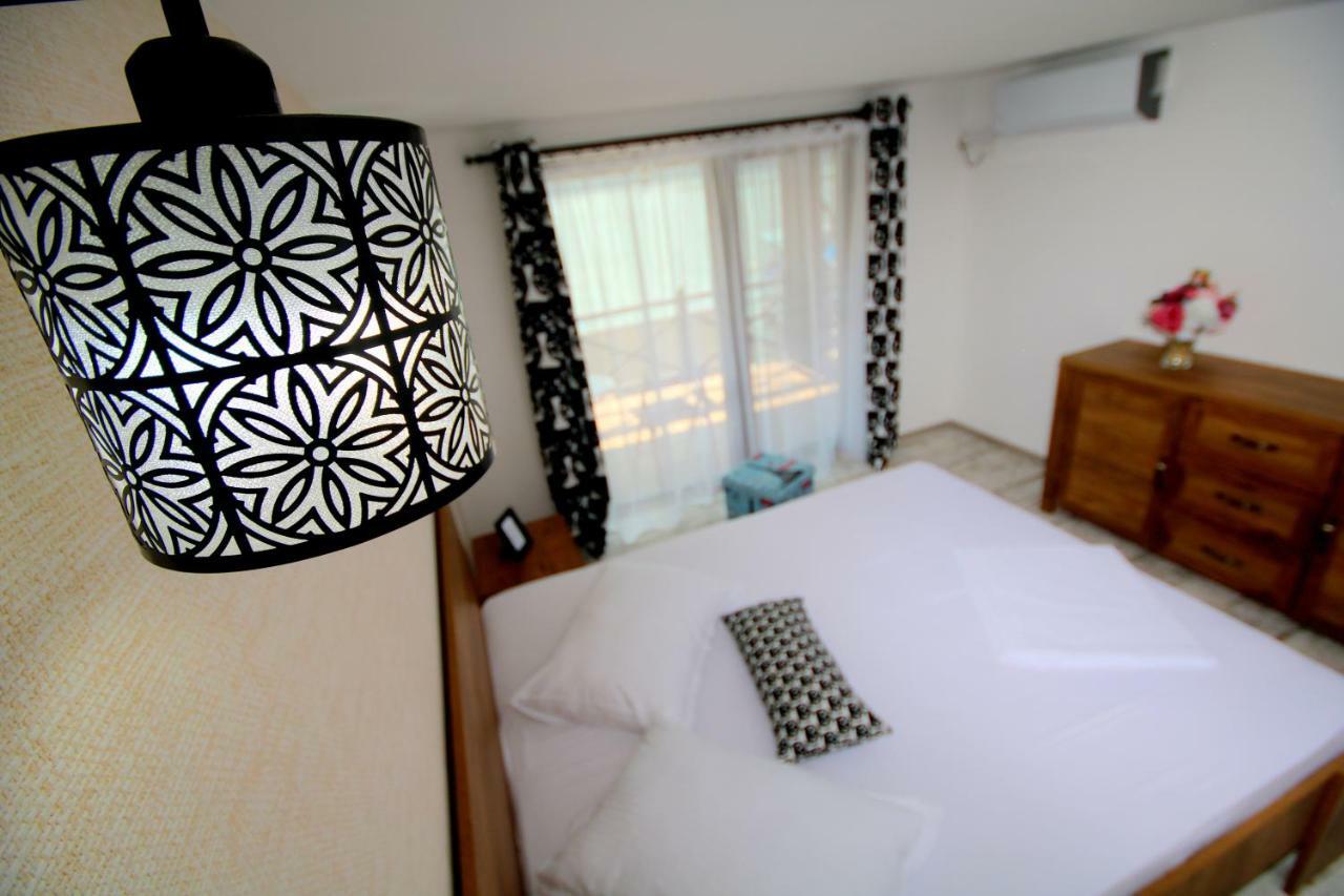 Hotel Mustaciosul Dunarii à Ieşelniţa Extérieur photo
