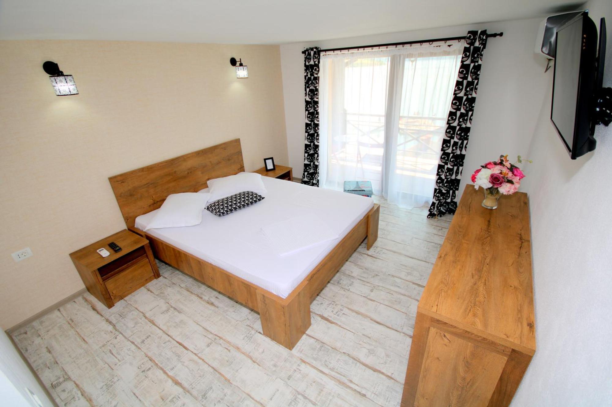 Hotel Mustaciosul Dunarii à Ieşelniţa Extérieur photo