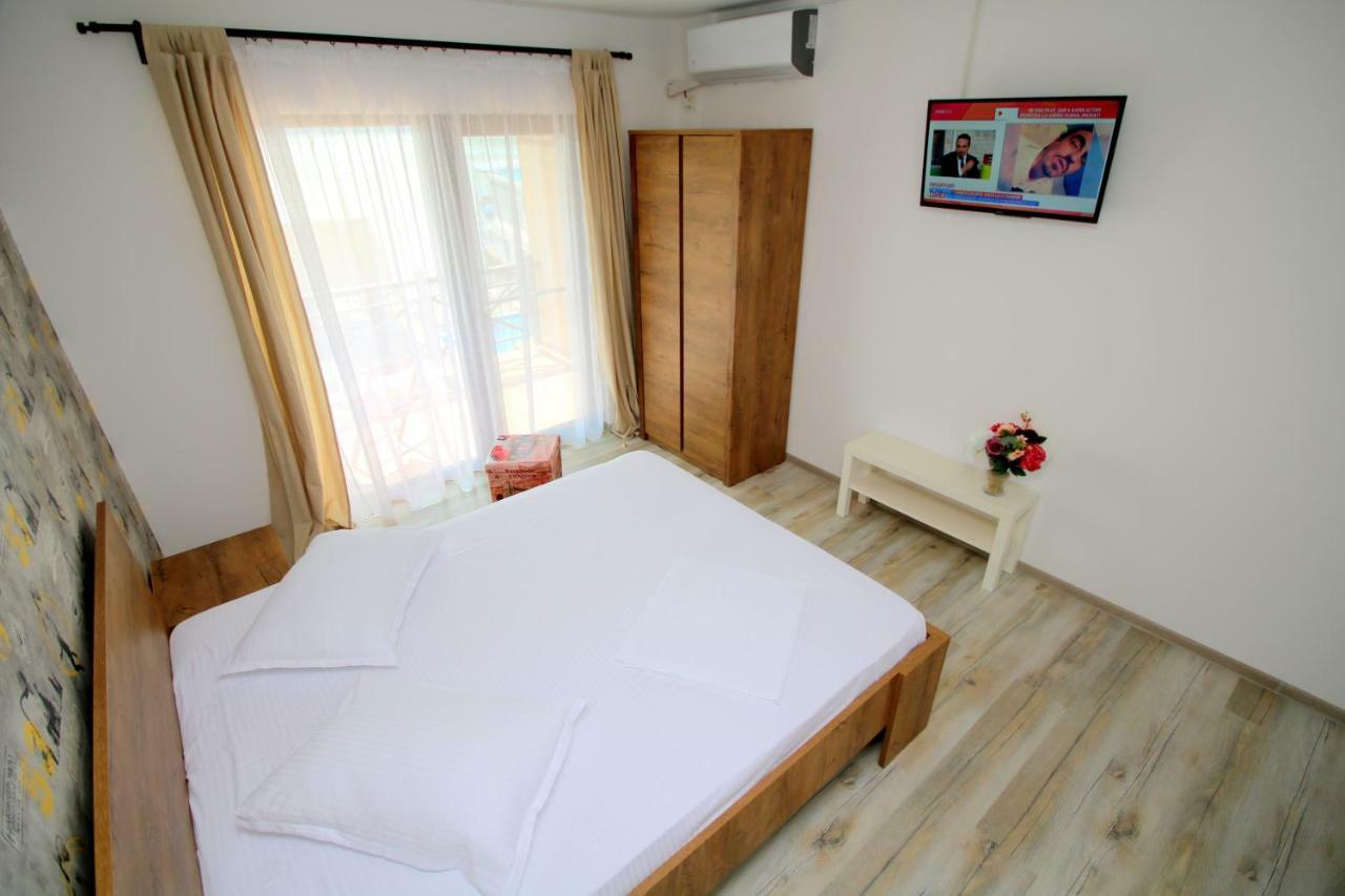 Hotel Mustaciosul Dunarii à Ieşelniţa Extérieur photo