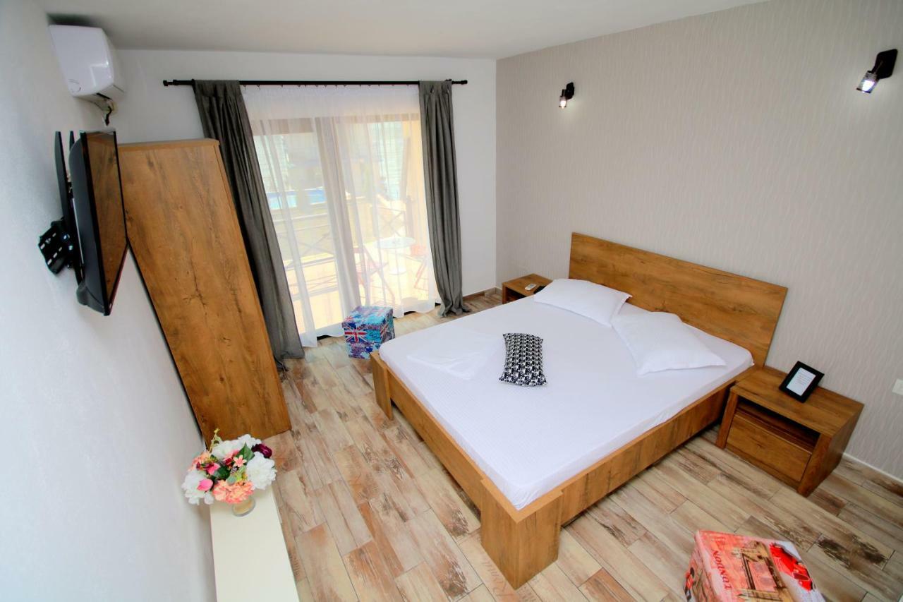 Hotel Mustaciosul Dunarii à Ieşelniţa Extérieur photo