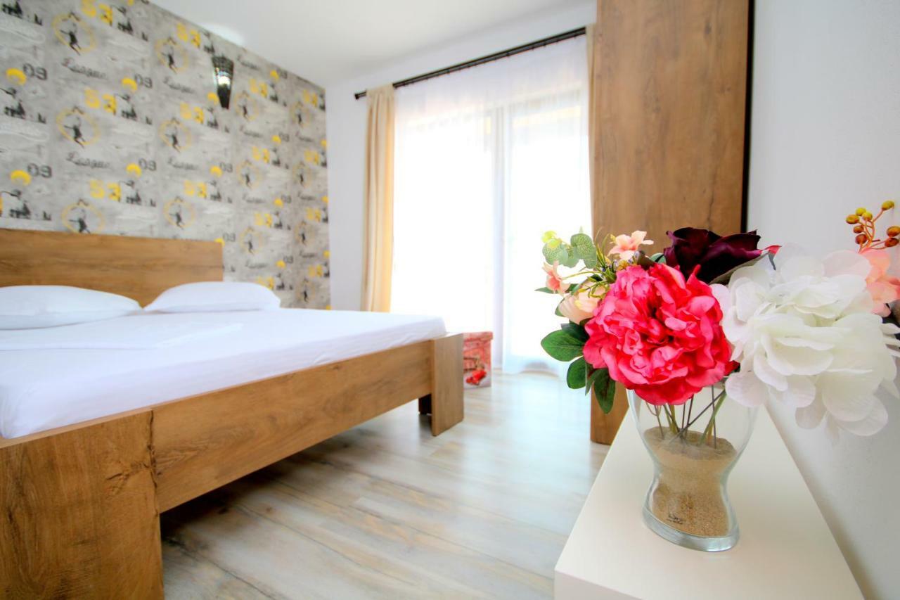 Hotel Mustaciosul Dunarii à Ieşelniţa Extérieur photo